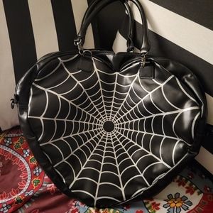 Kreepsville large heart web purse
